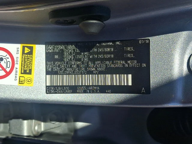 Used 2018 Silver Toyota XLE image 27