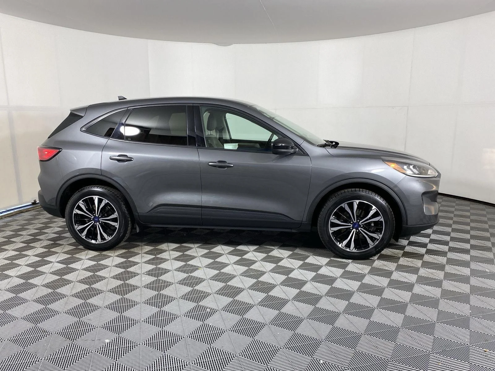Used 2022 Carbonized Gray Ford SE Hybrid image 10