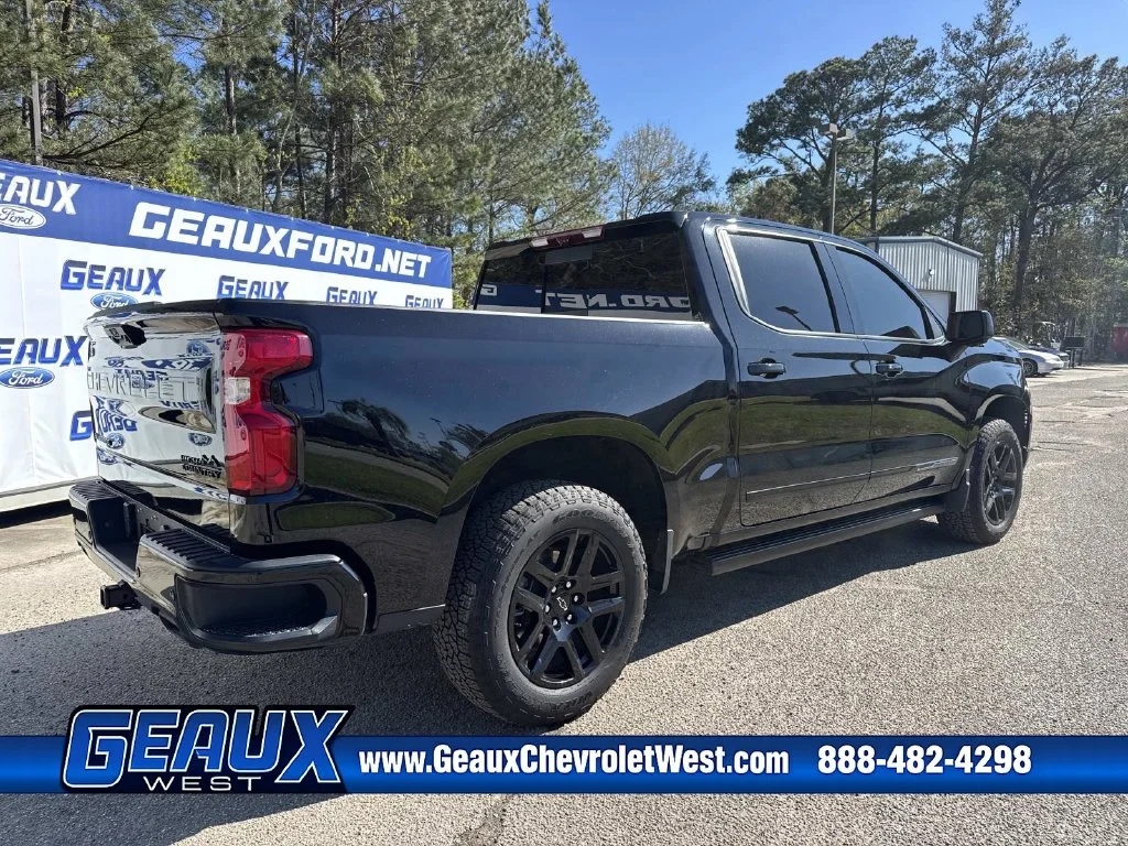 Used 2025 Black Chevrolet High Country image 2