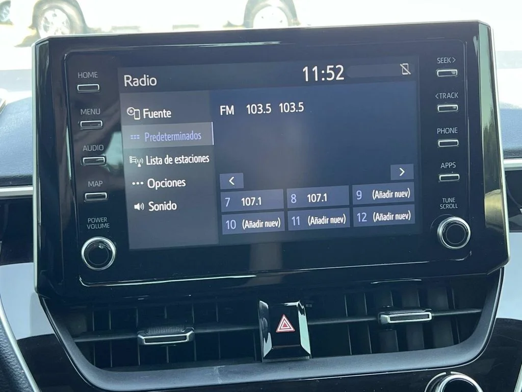 Used 2019  Toyota SE image 34