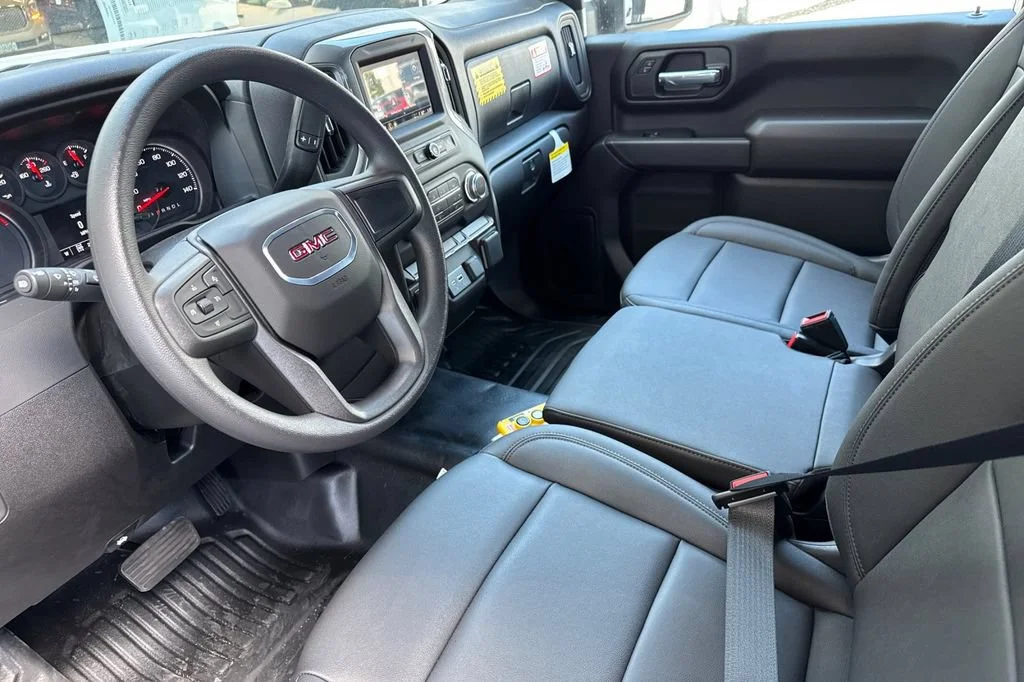 2026 GMC Sierra 3500 Chassis Cab Pro - Photo 7