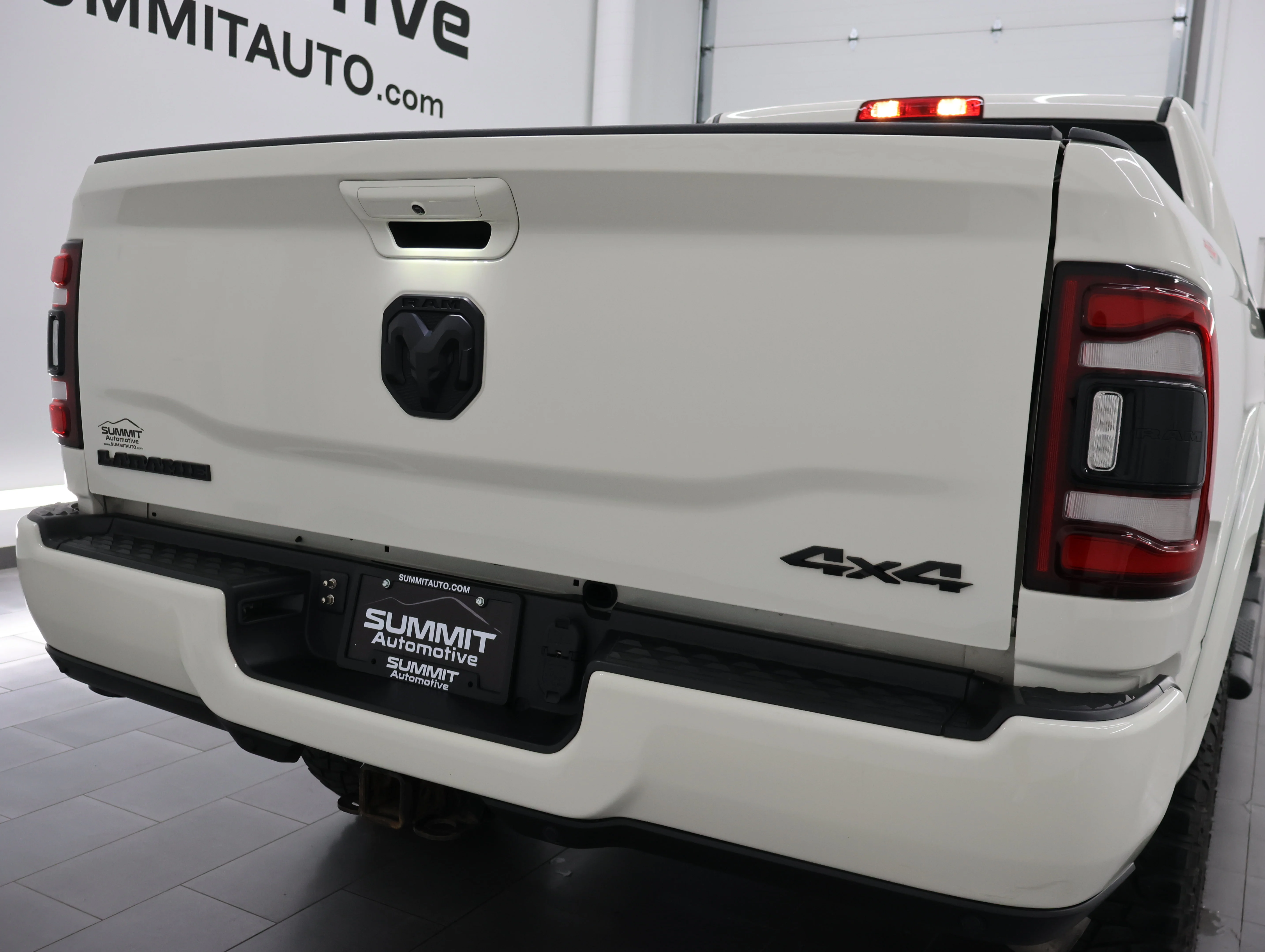 Used 2022 Pearl White Ram Laramie image 29