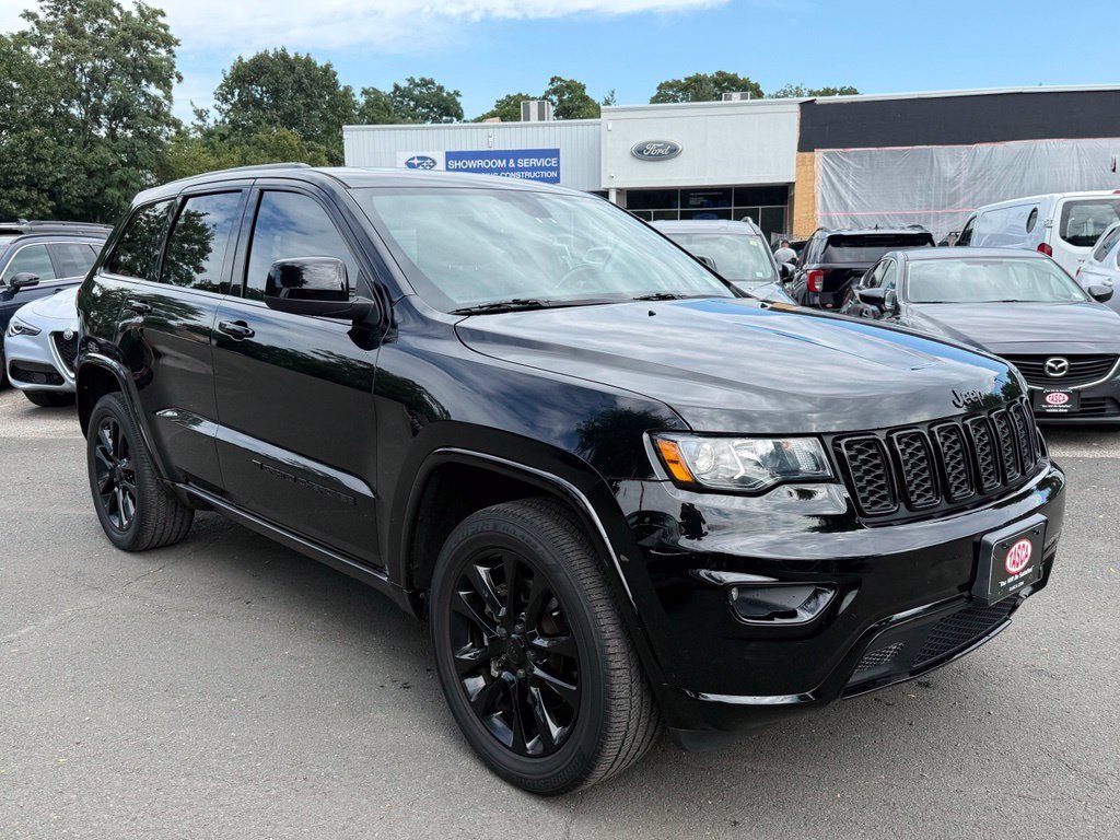 Used 2022 Black Jeep Laredo X image 4