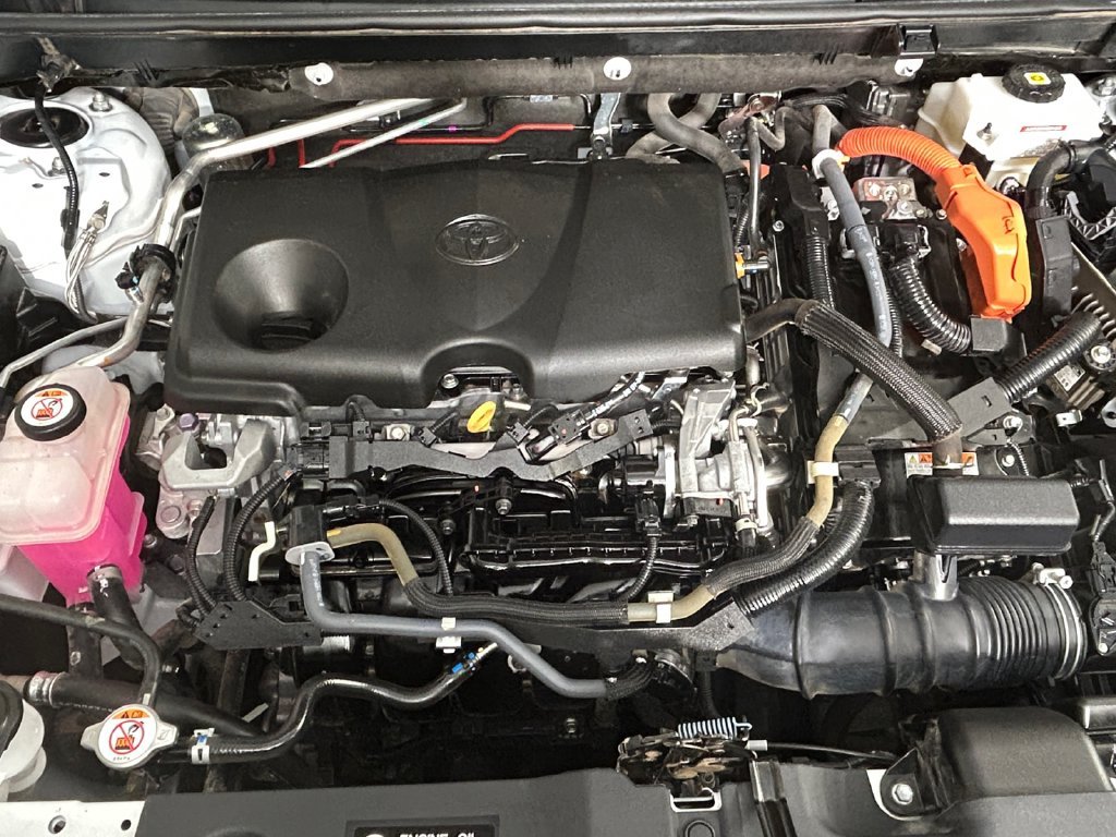 Used 2021 White Toyota XLE image 17