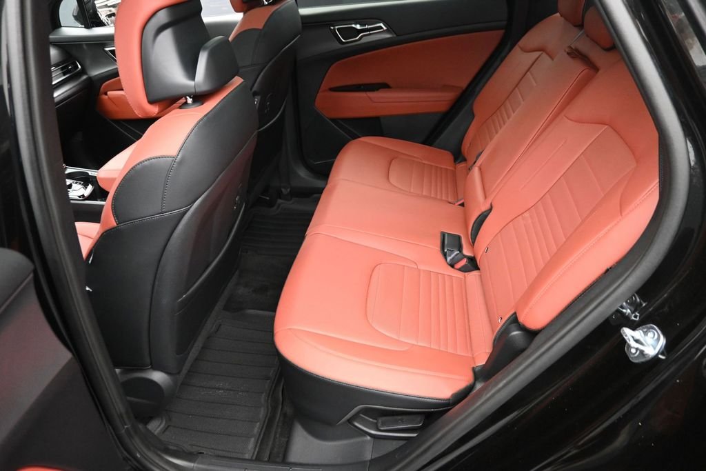 Used 2025 Black Kia SX-Prestige image 12