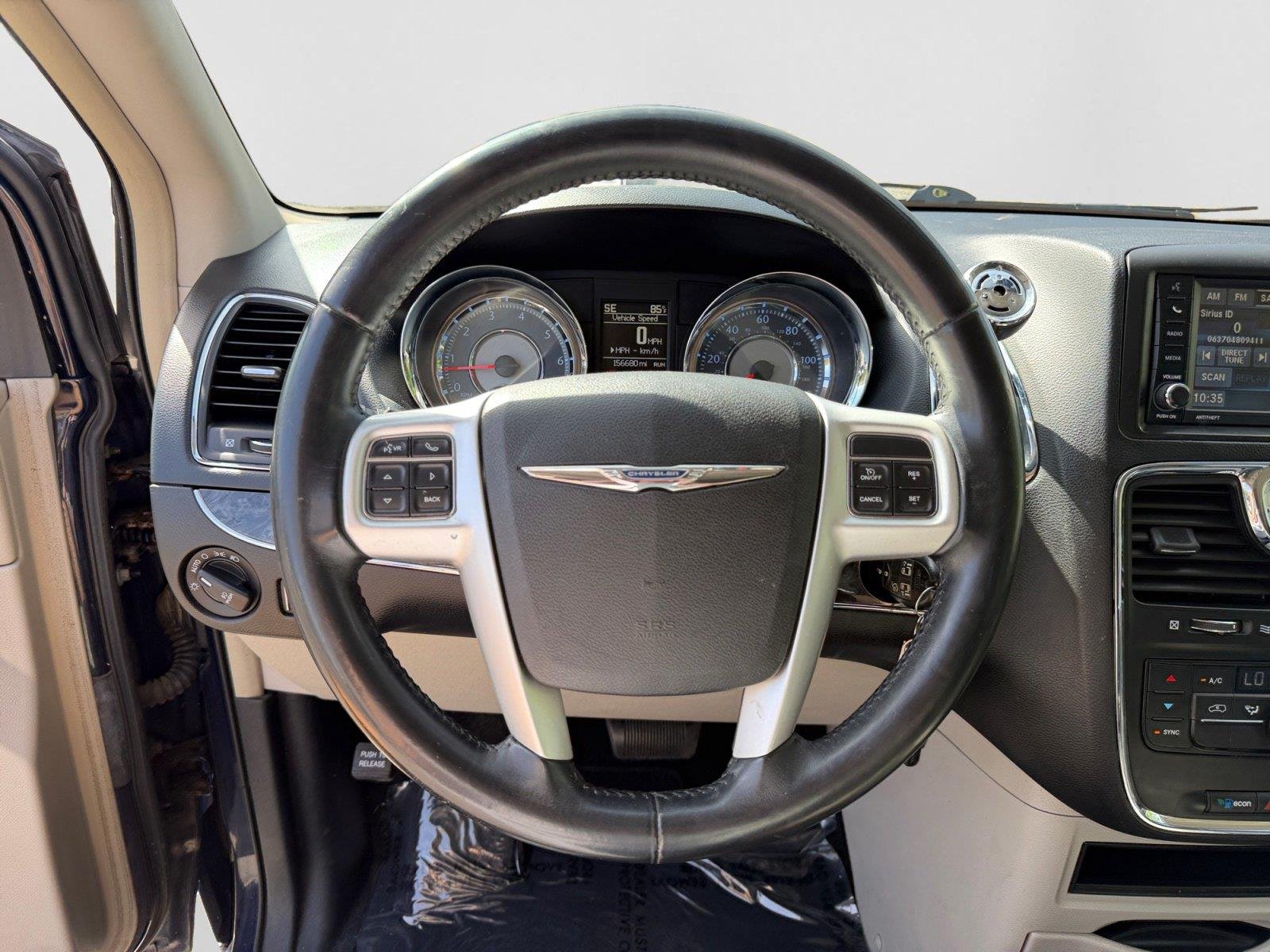 2015 Chrysler Town & Country Touring - Photo 17