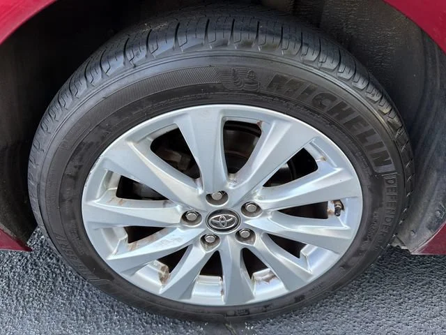 Used 2018 Red Toyota LE image 17