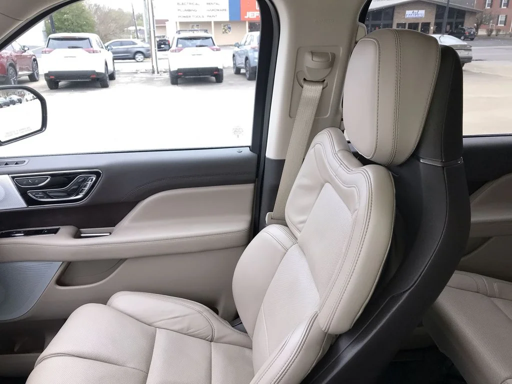 Used 2024 Blue Lincoln Reserve image 25