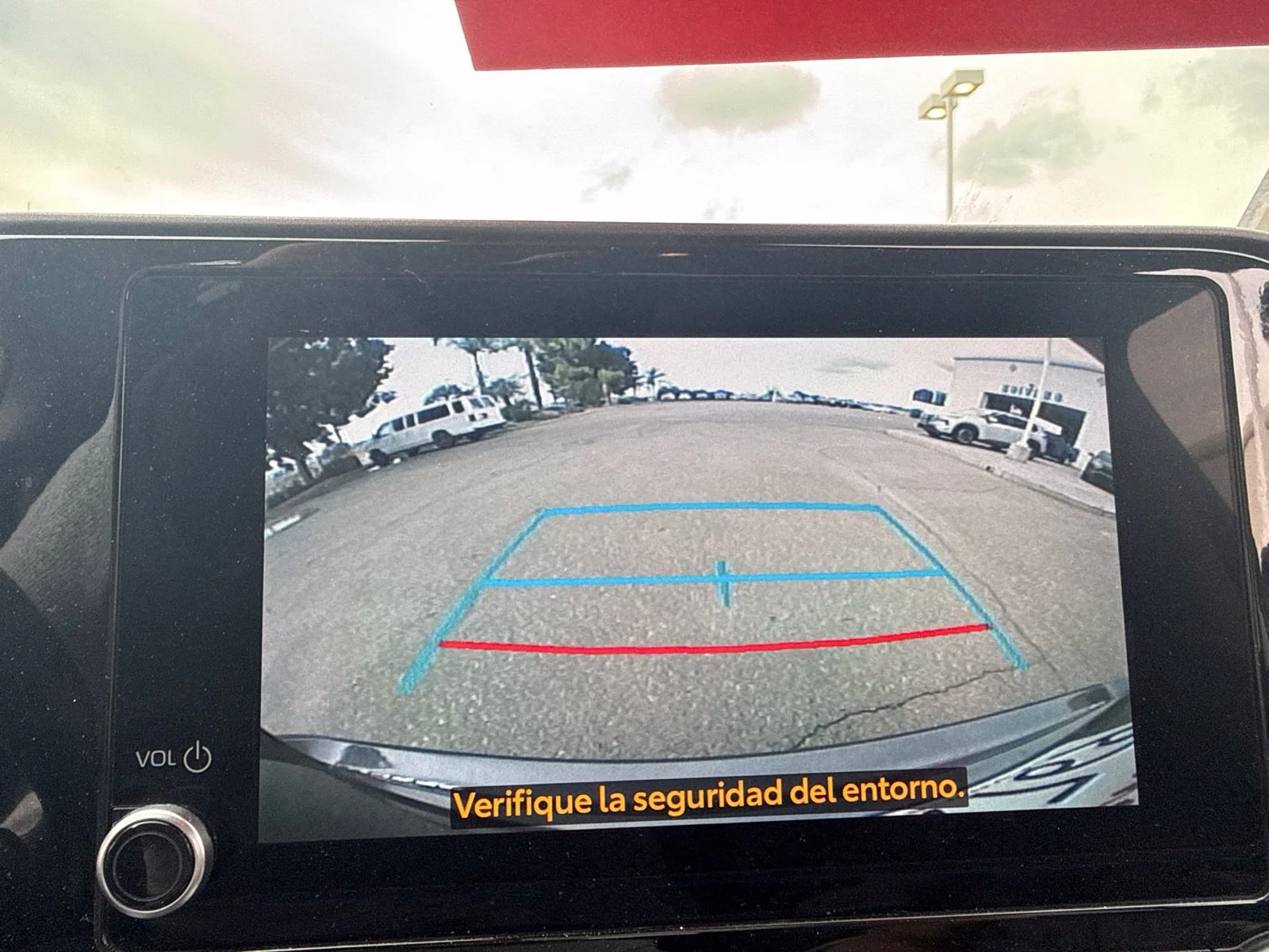 Used 2023  Toyota L image 18