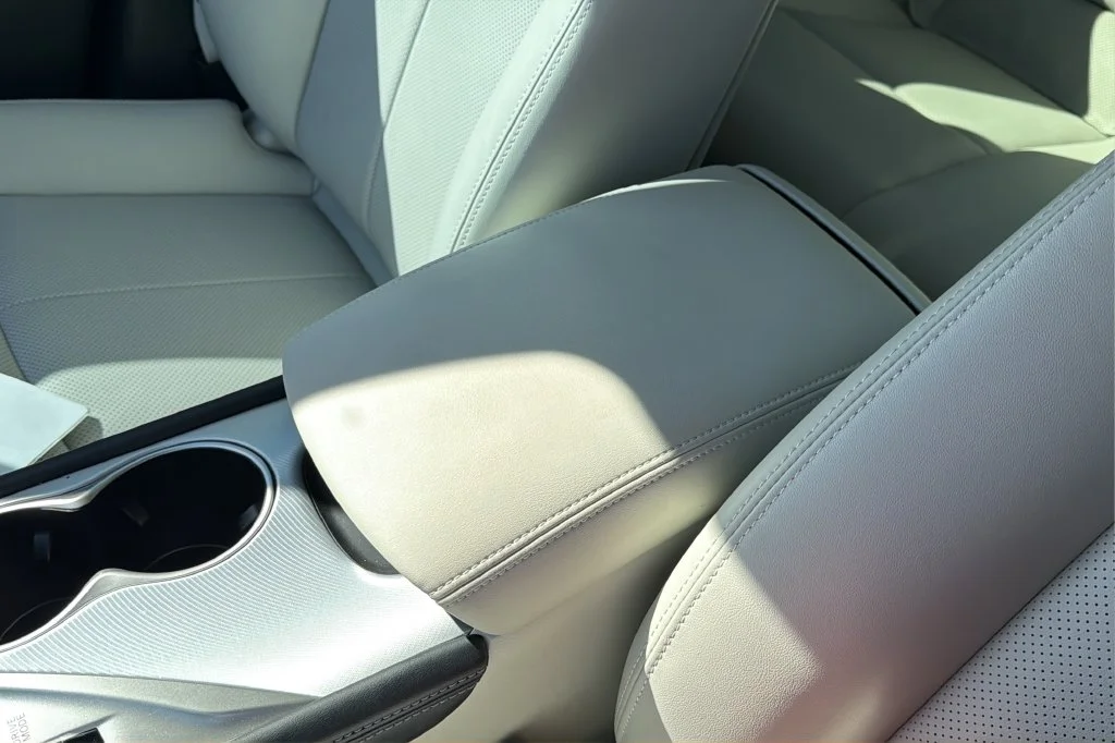 Used 2023 White INFINITI LUXE image 27