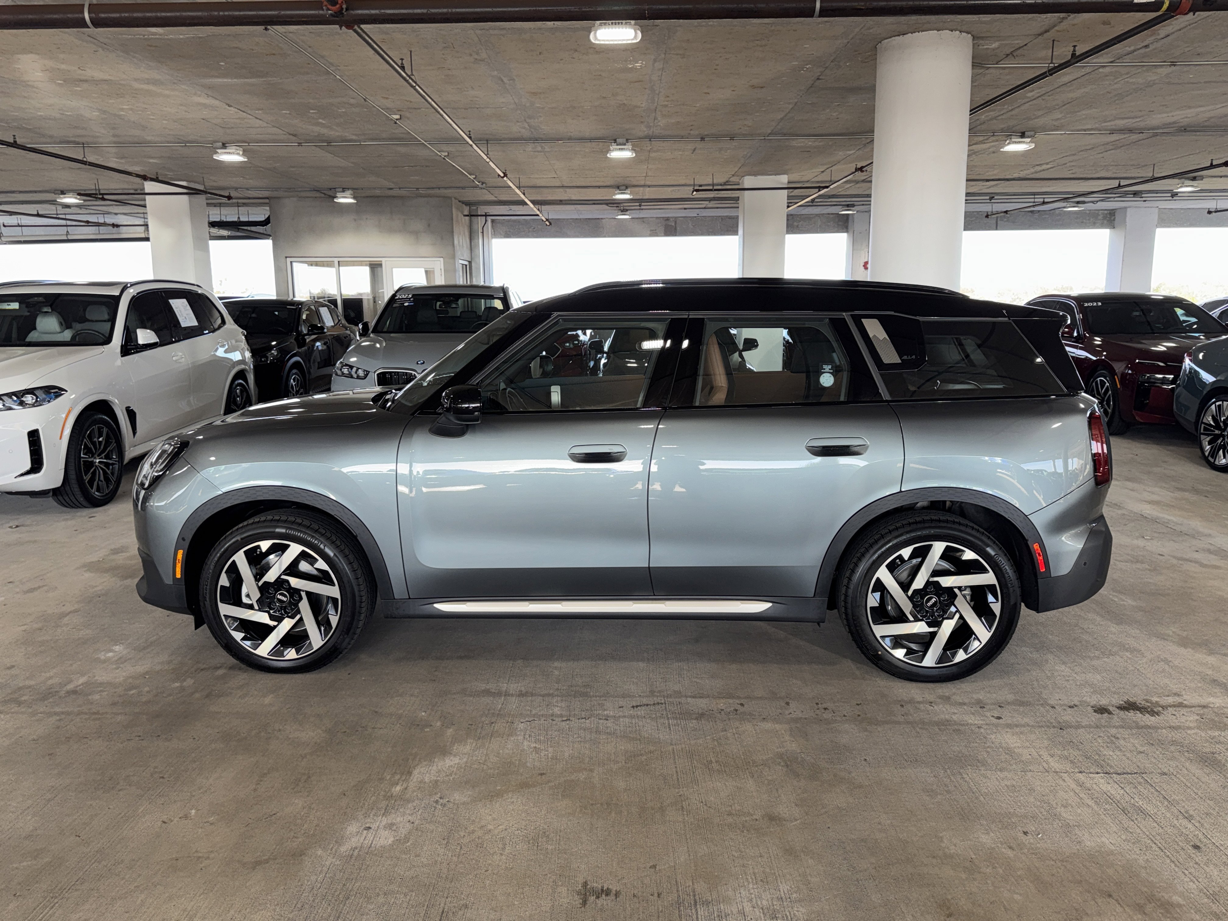New 2026 Green Metallic MINI SE image 4
