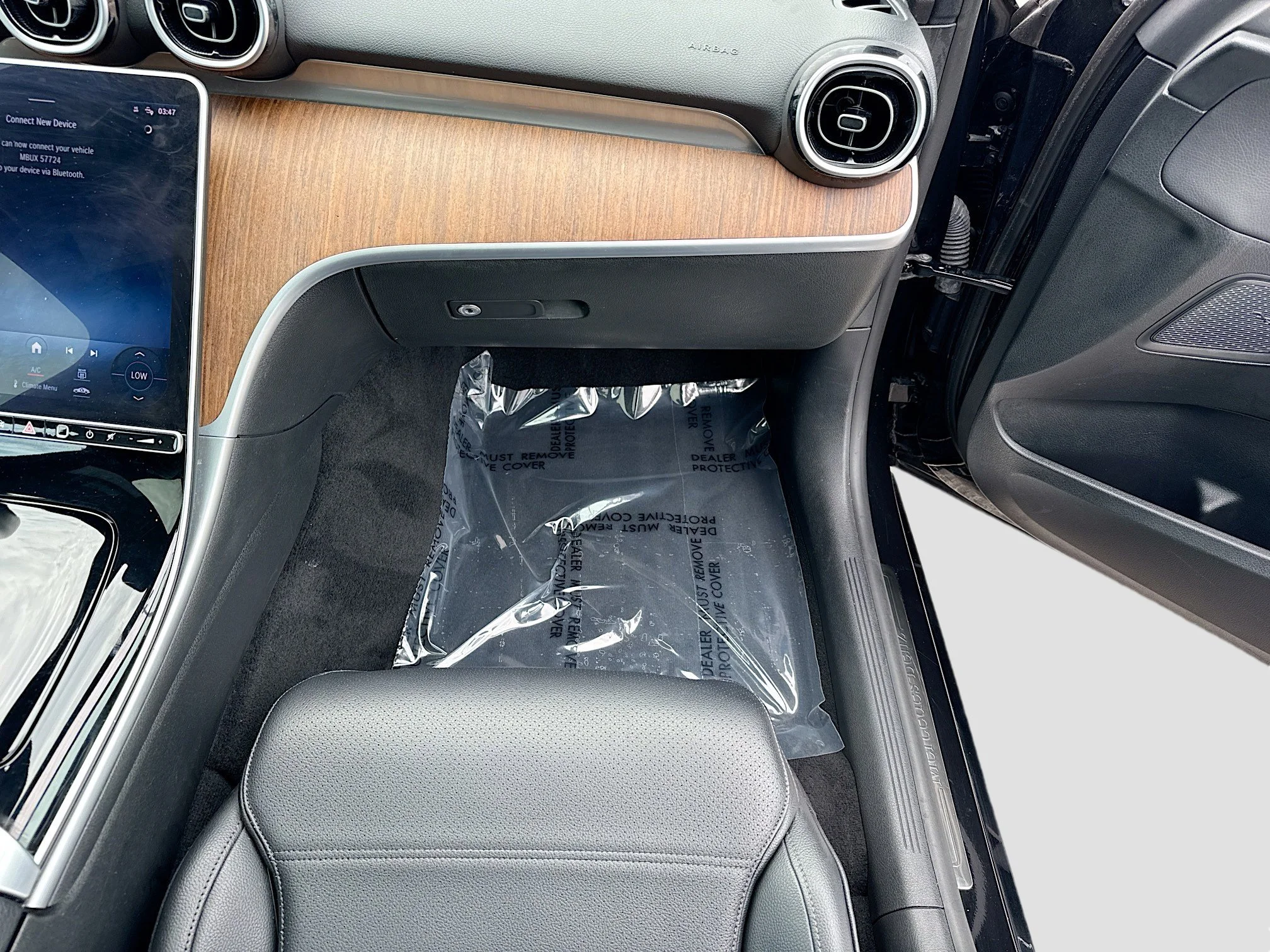 Used 2022 Obsidian Black Metallic Mercedes-Benz C 300 image 18