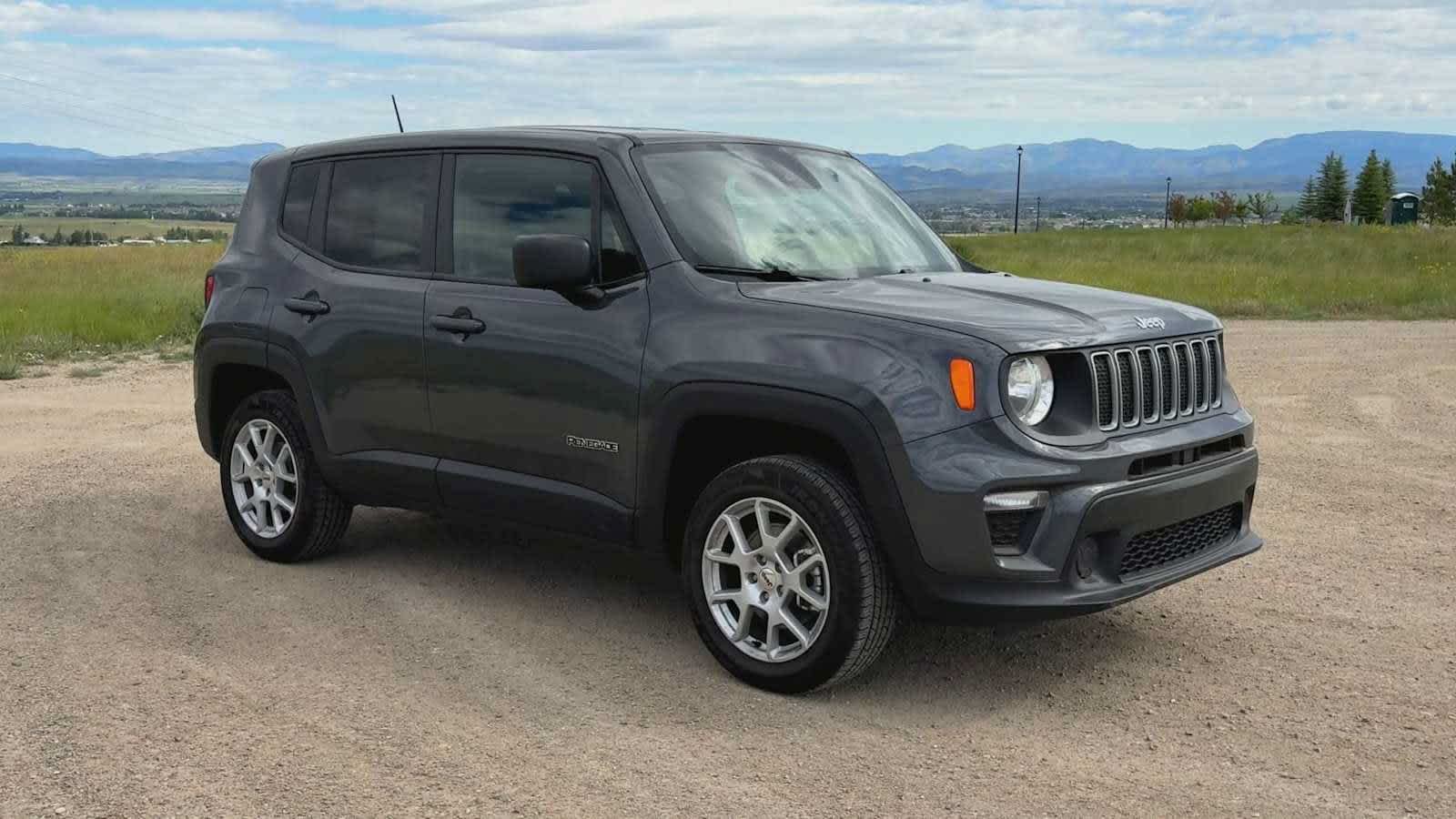 Used 2023 Graphite Gray Jeep Latitude image 11