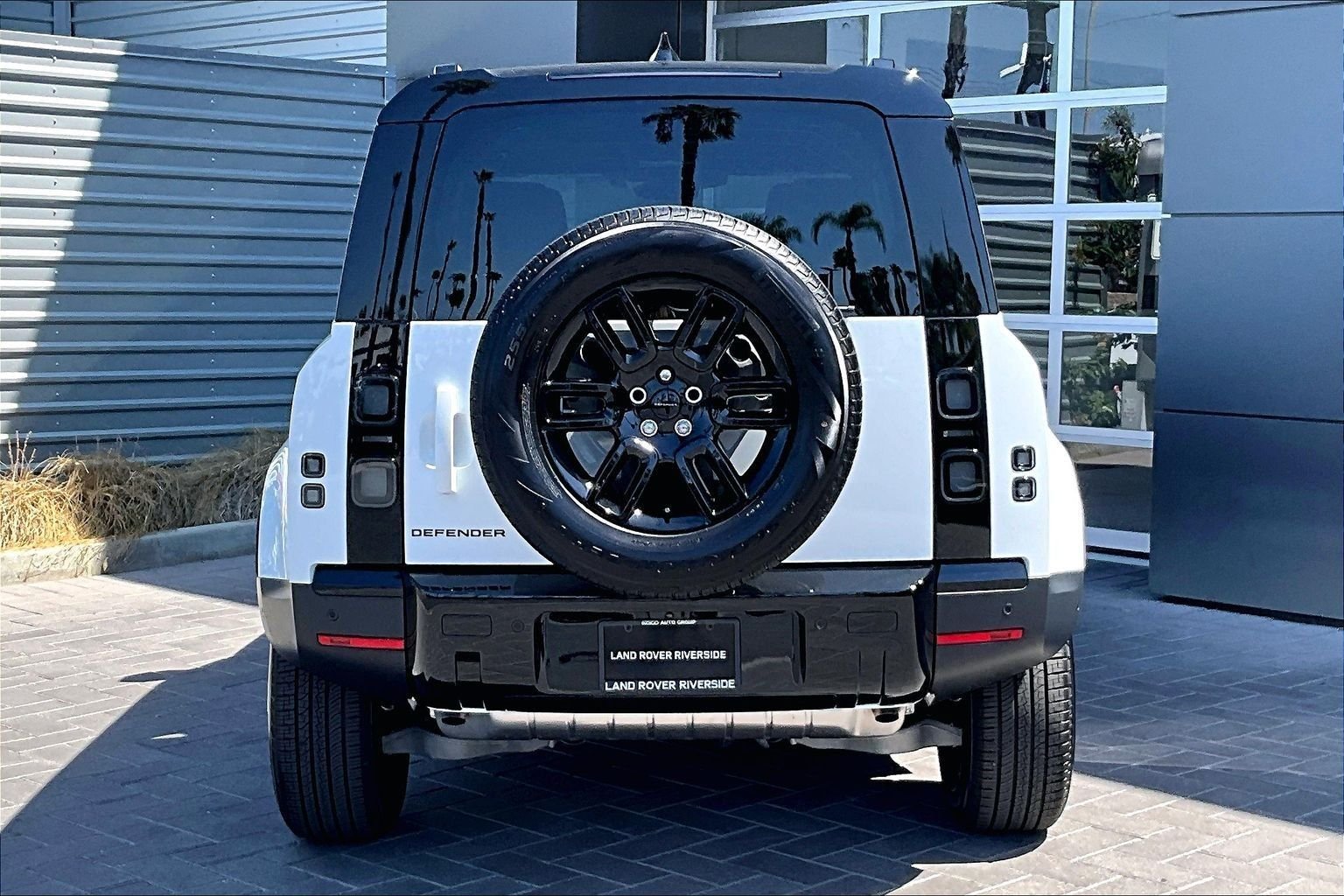 New 2026 Fuji White LAND ROVER S image 4