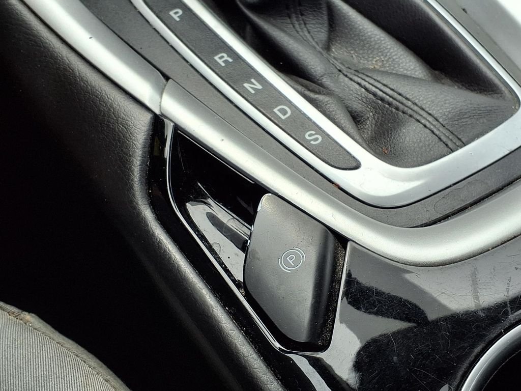 Used 2014 Orange Ford S image 19