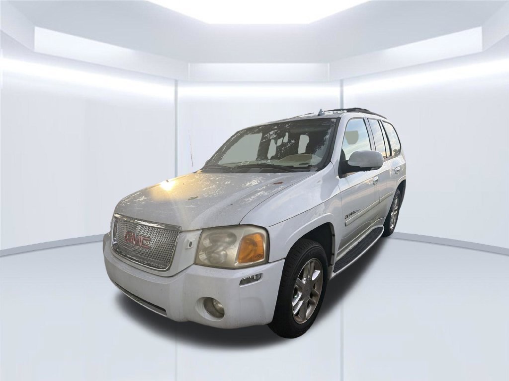 Used 2007 Summit White GMC Denali image 7