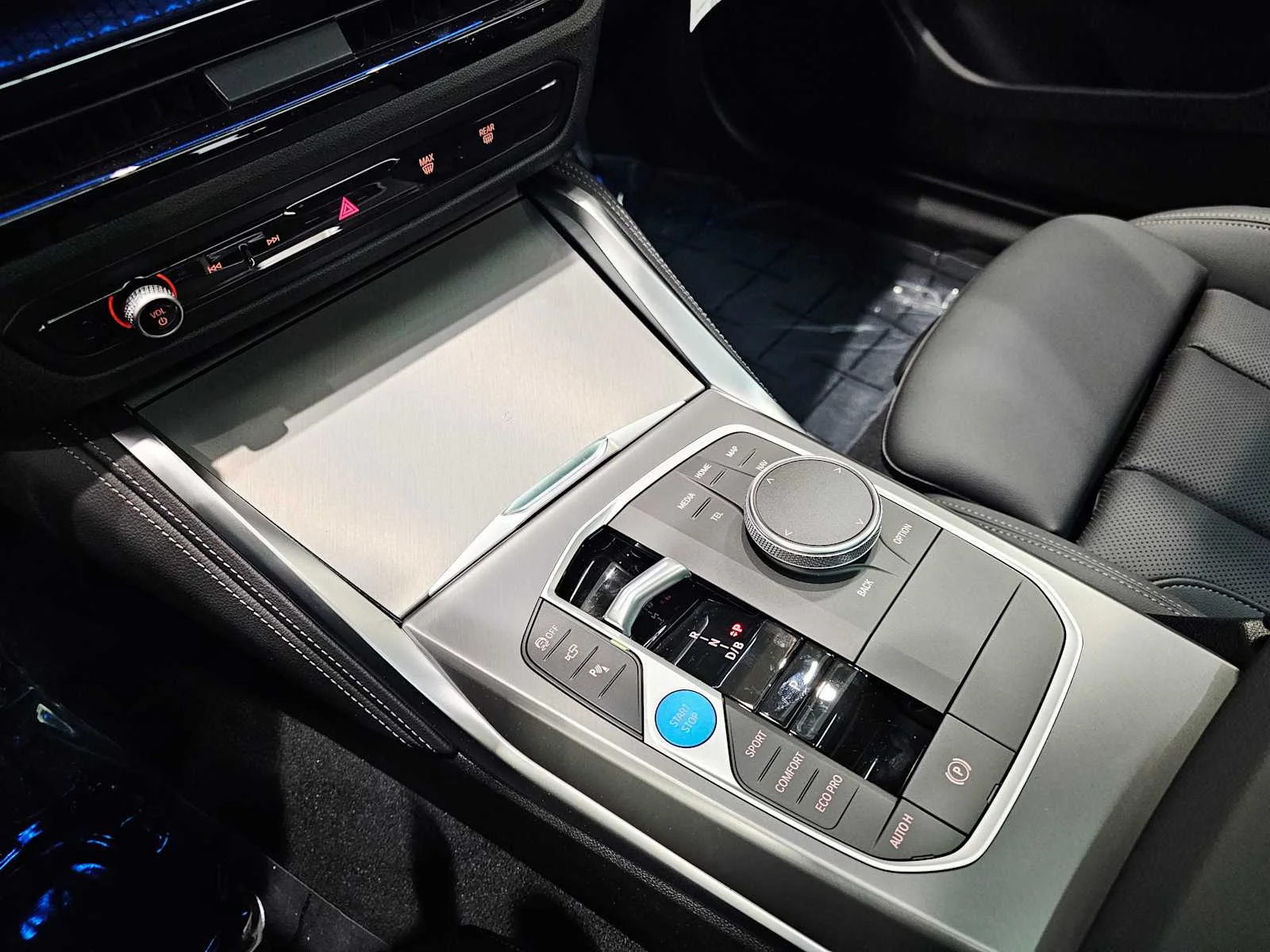 New 2026 Alpine White BMW xDrive40 image 16