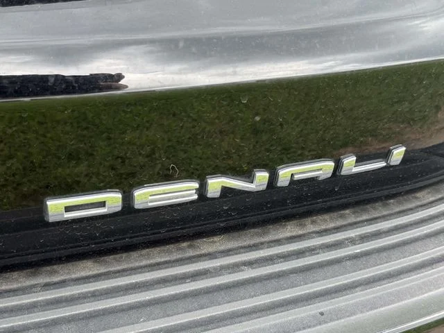 Used 2022 Black GMC Denali image 8