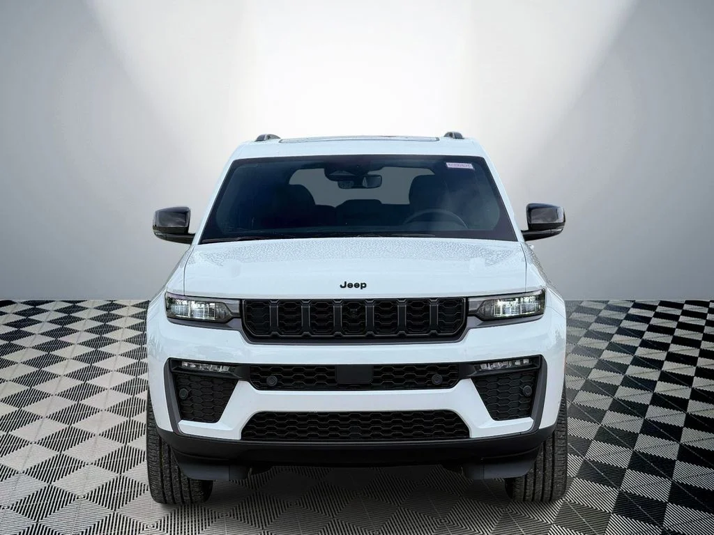 New 2026 Bright White Clear-Coat Exterior Paint Jeep Limited image 2