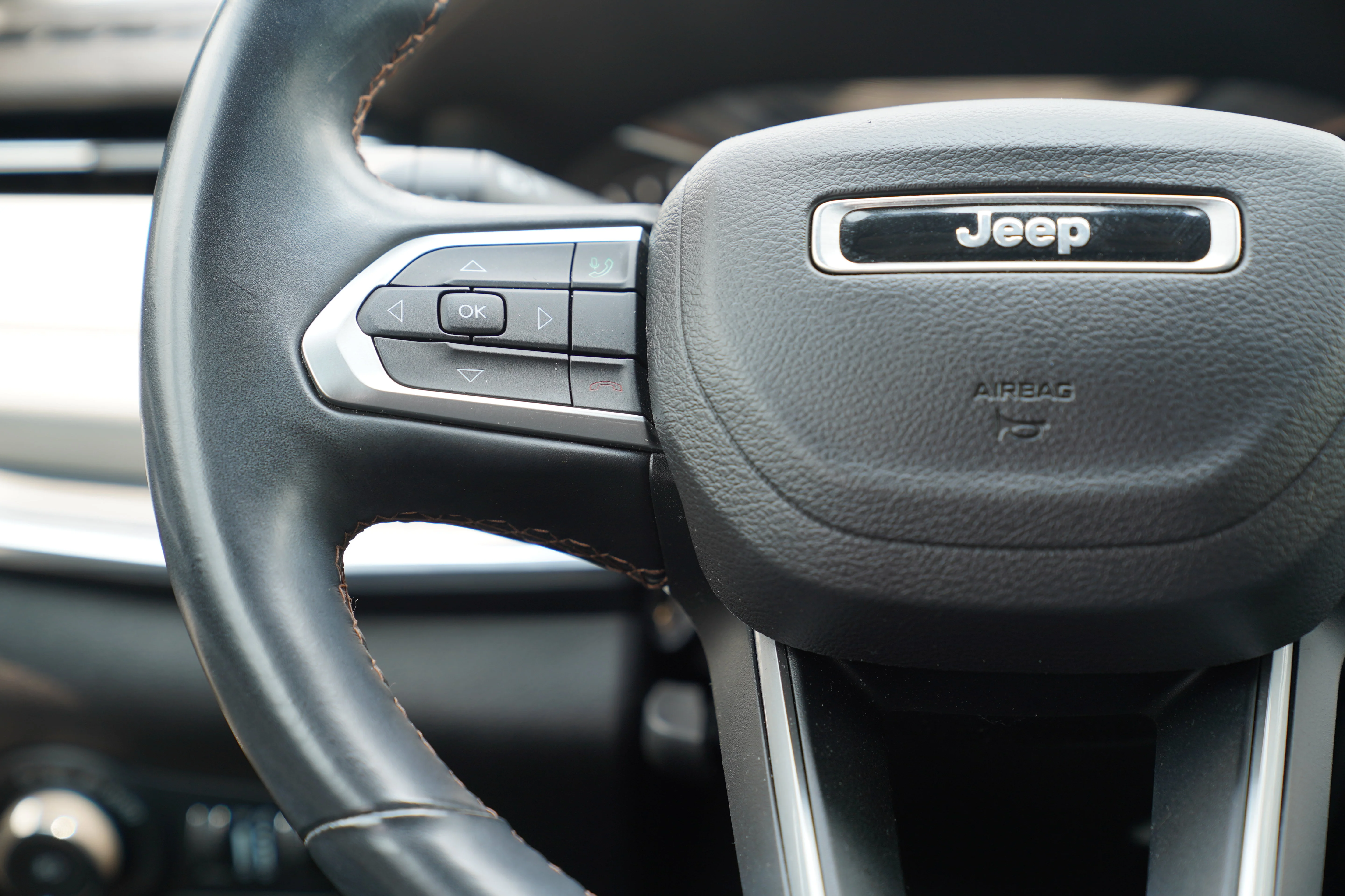 Used 2022 Bright White Clearcoat Jeep Limited image 18