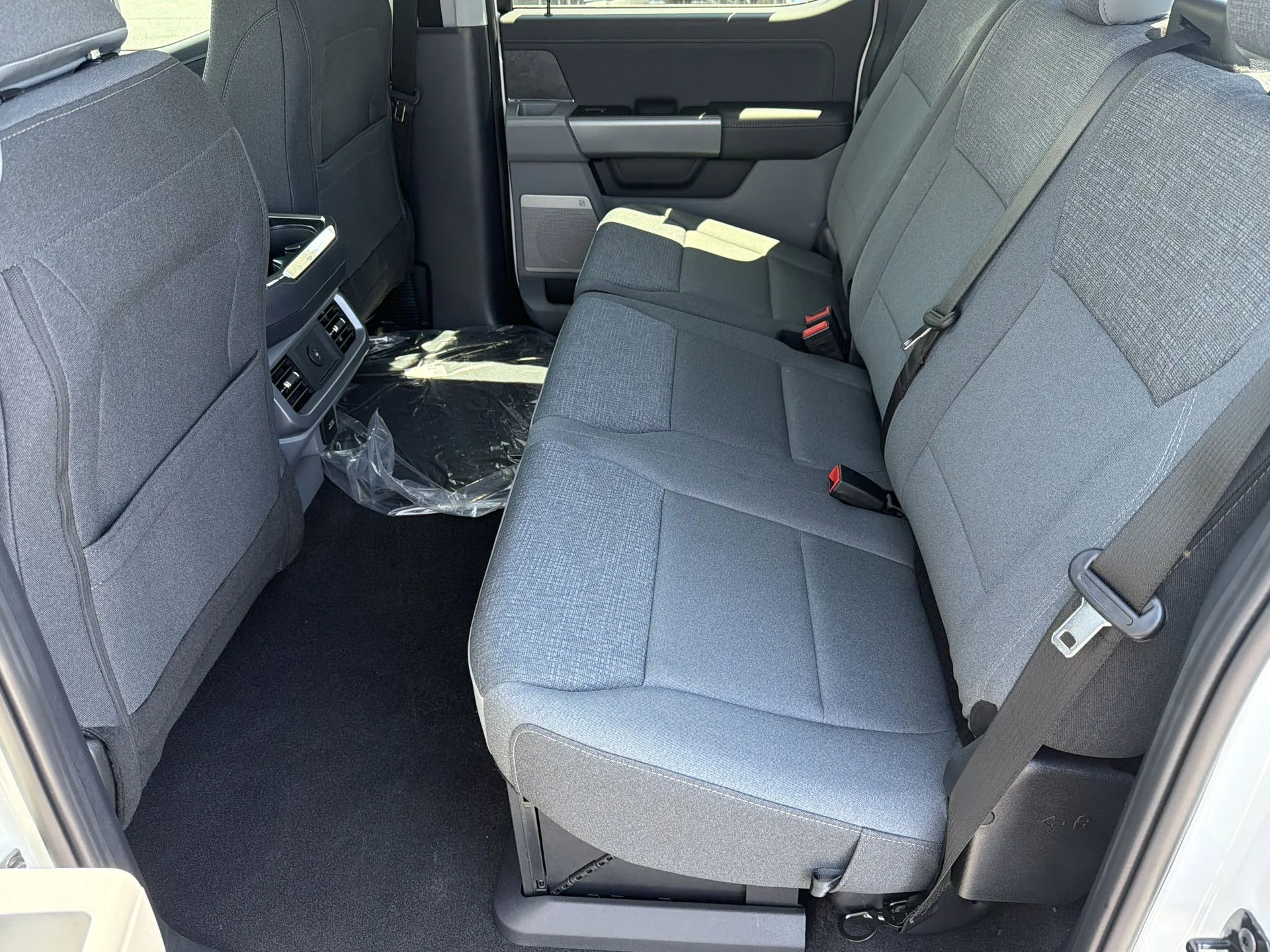 New 2026 Oxford White Ford XLT image 27