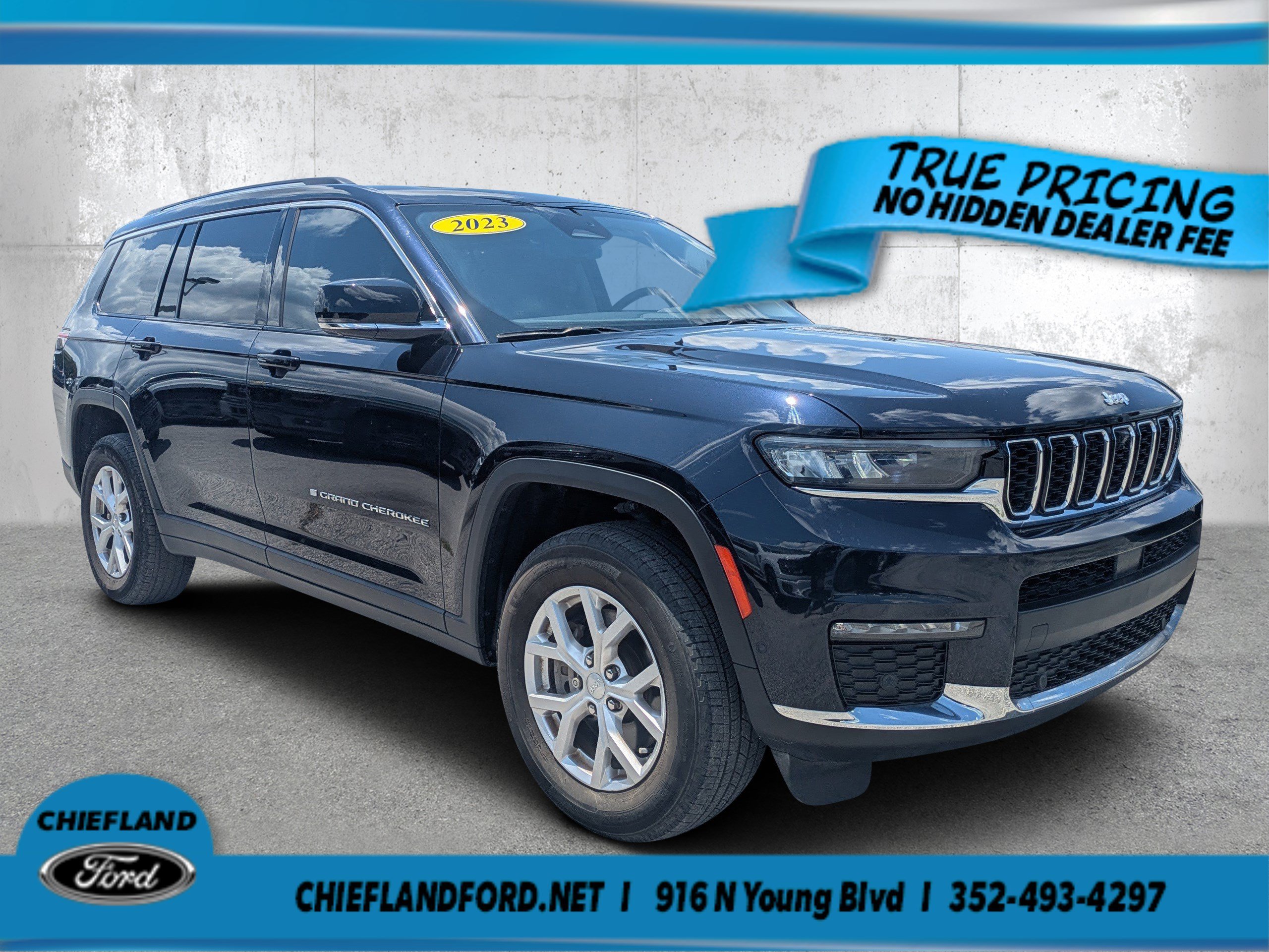 Used 2023 Midnight Sky Jeep Limited image 1