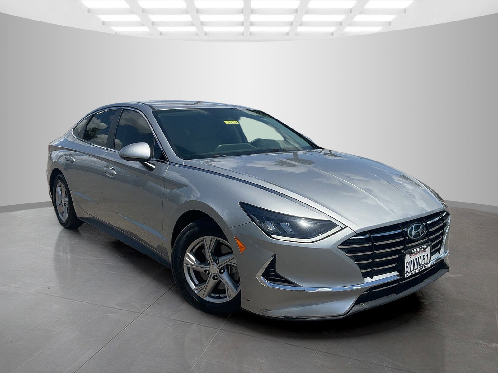Used 2021 Shimmering Silver Pearl Hyundai SE image 7