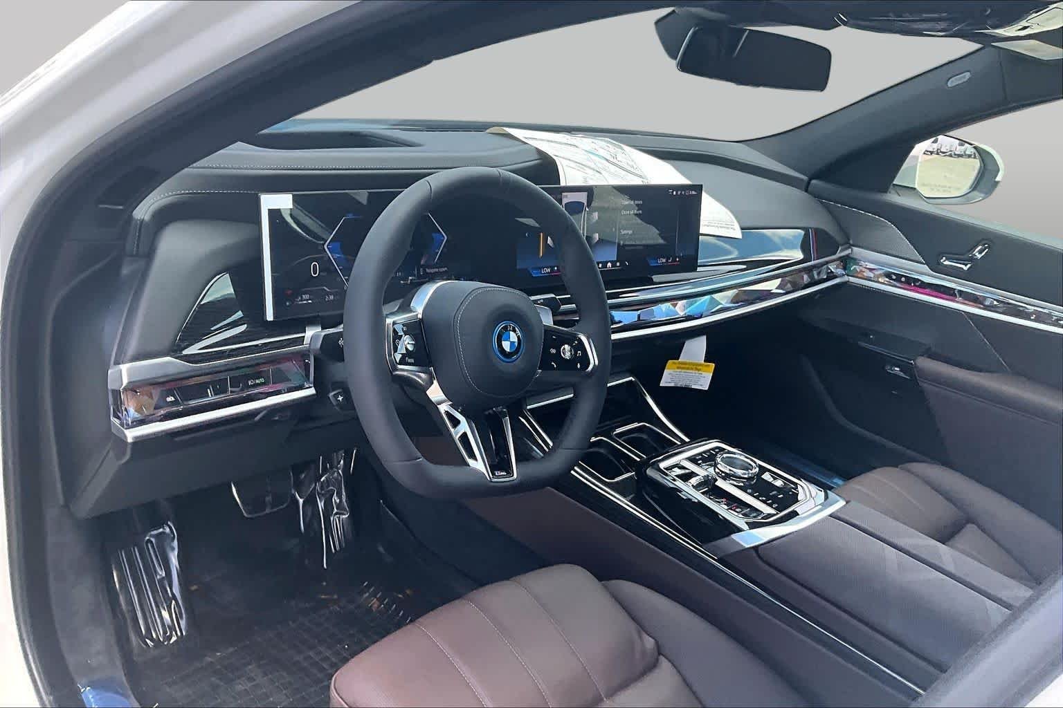 Used 2026 Alpine White BMW 750e xDrive image 15