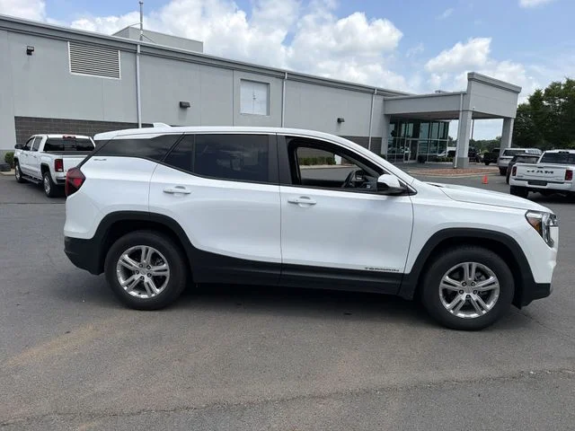 Used 2024 White GMC SLE image 14