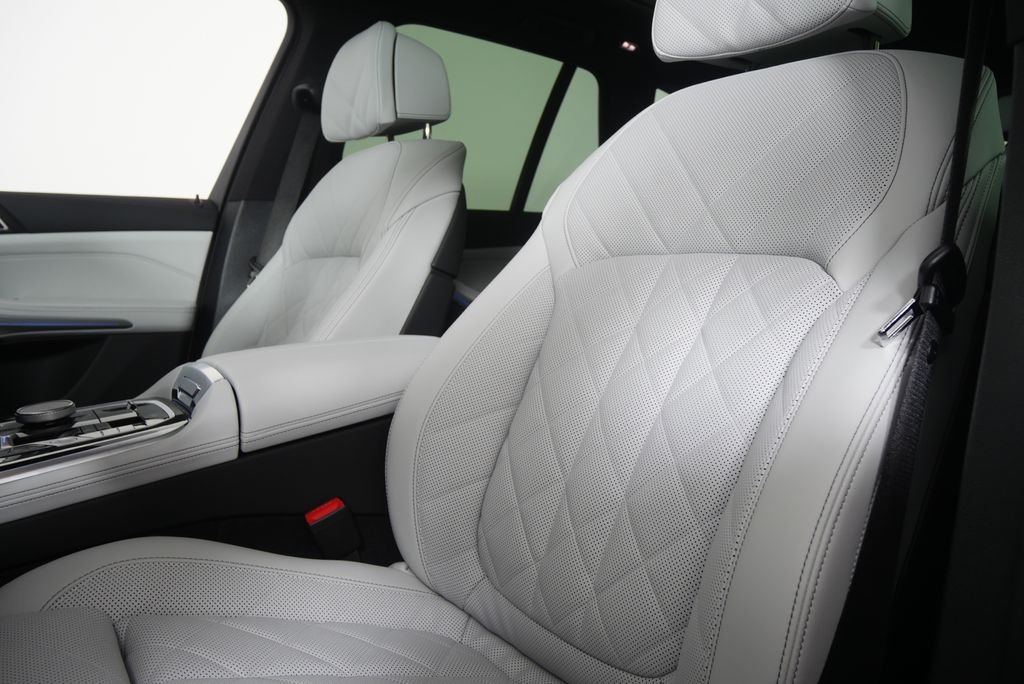 New 2026 Alpine White BMW xDrive50e image 10