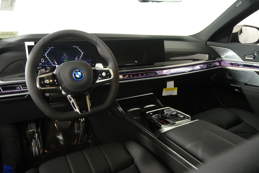 2026 BMW 7 Series 750e - Photo 20