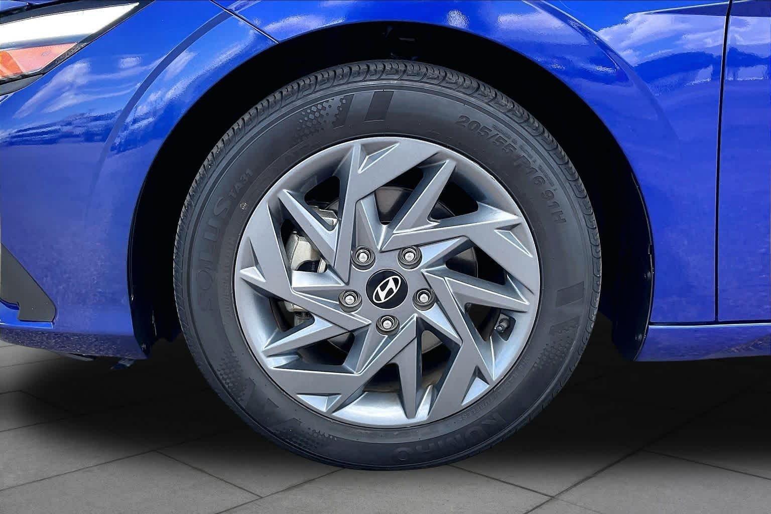 Used 2024 Intense Blue Hyundai SEL image 10