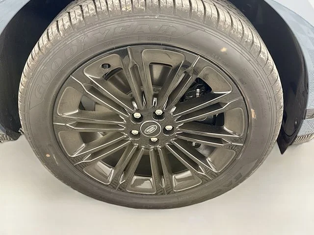 Certified Used 2026 Blue Land Rover Dynamic image 33