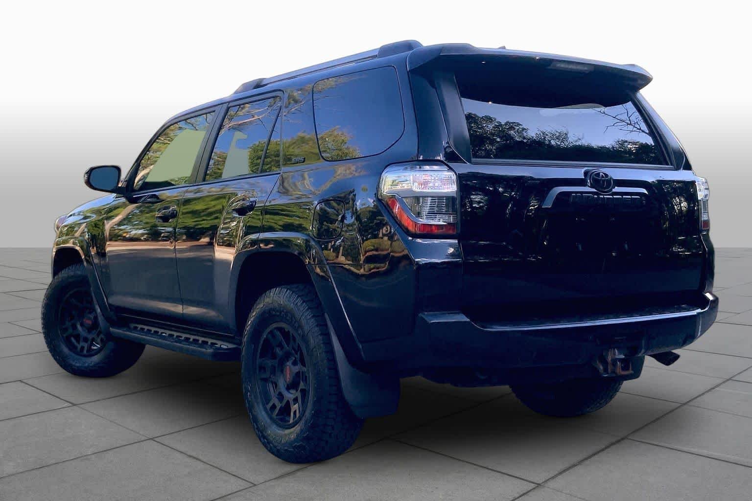 Used 2021 Midnight Black Metallic Toyota SR5 Premium image 11