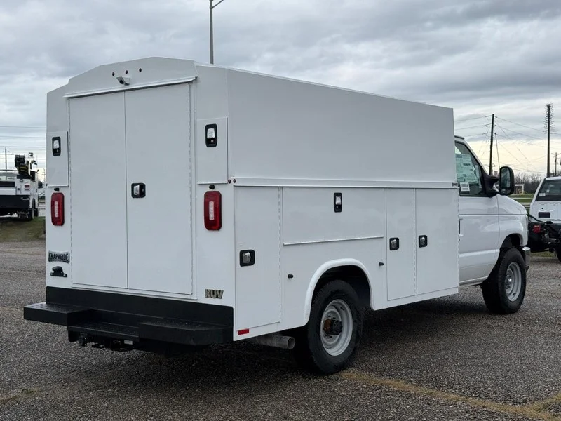 New 2026 Oxford White Ford SRW KUV image 4