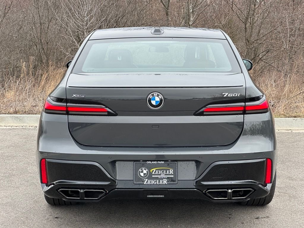2025 BMW 7 Series 760i - Photo 6