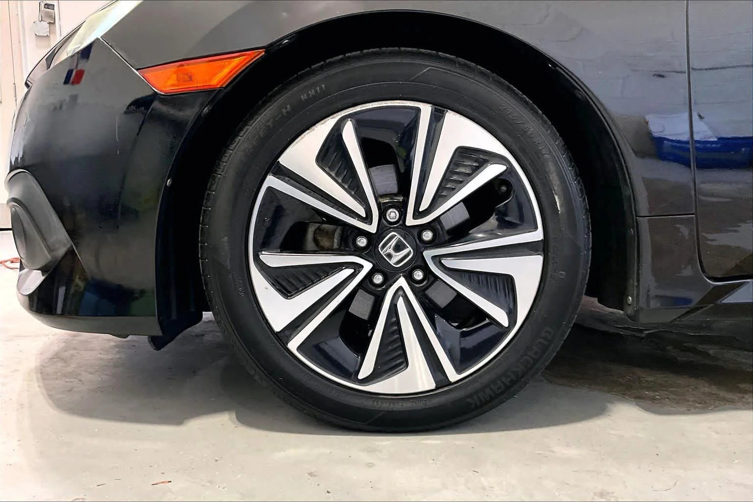 Used 2016 Crystal Black Pearl Honda EX-L image 34