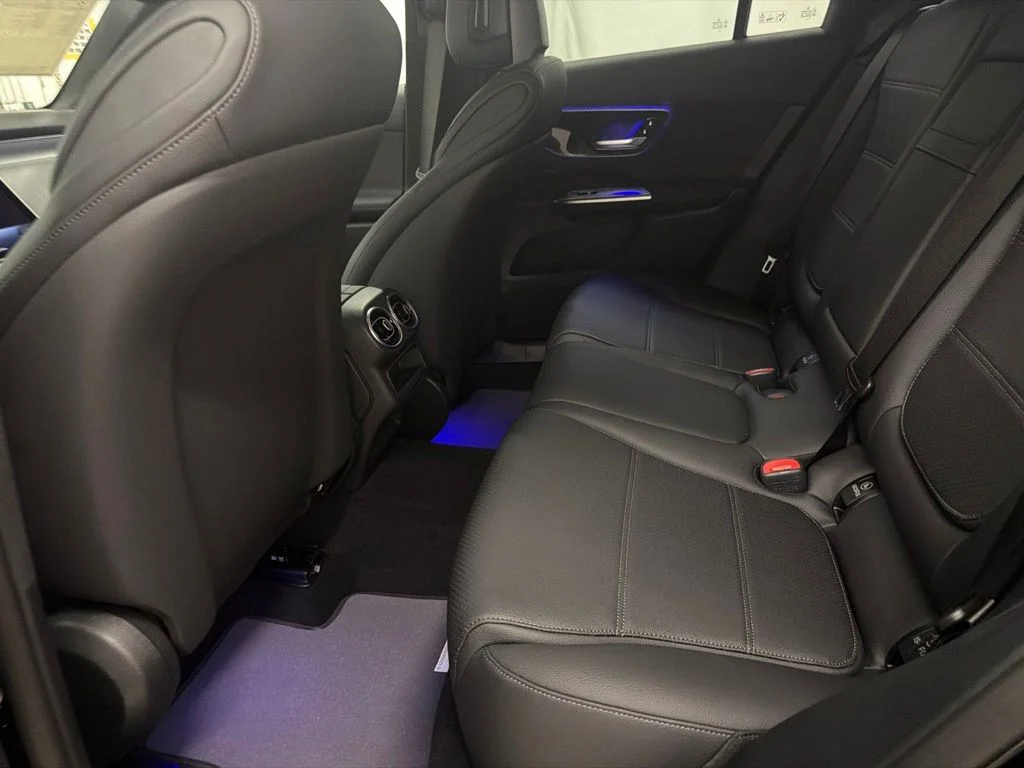 New 2027 Black Mercedes-Benz GLC 300 image 19