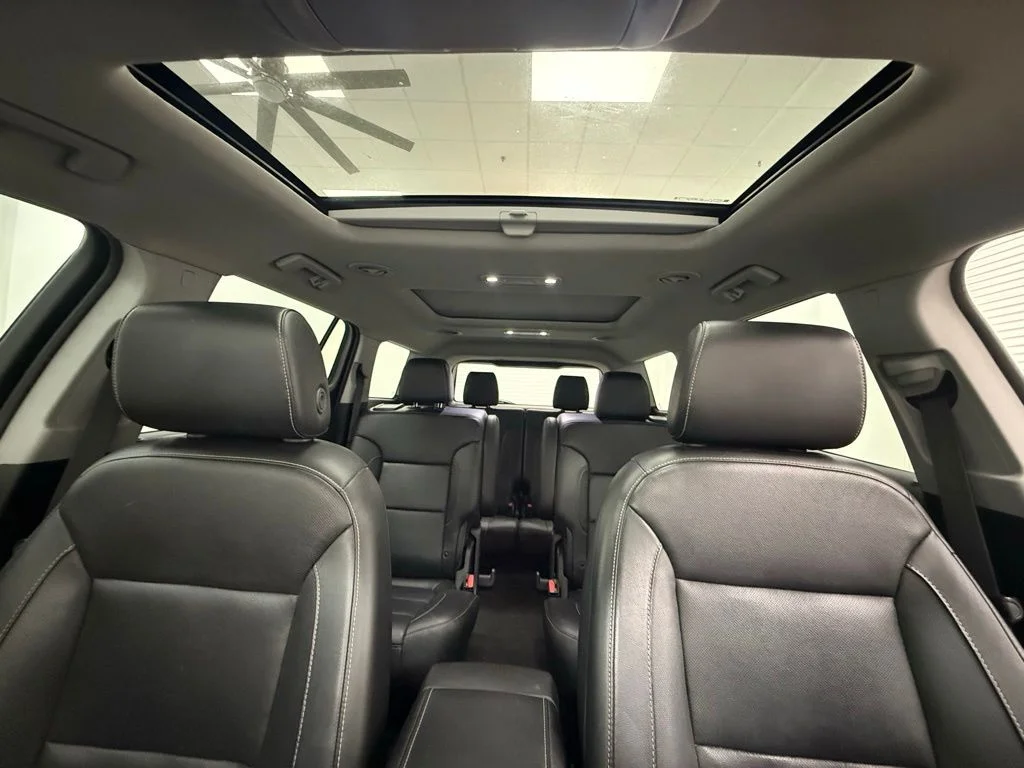 Used 2020 White GMC SLT image 15
