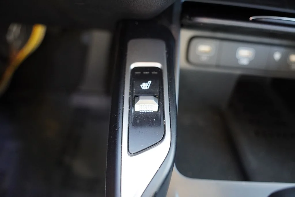 Used 2023 Aruba Green Kia X-Line EX image 30