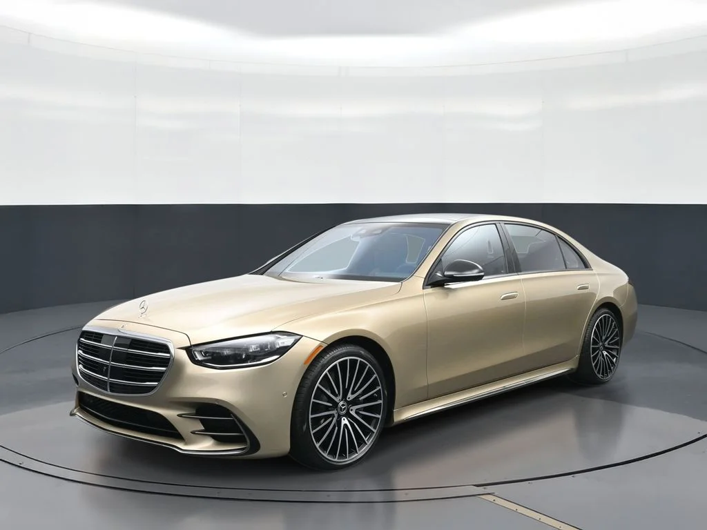 Used 2023 Gold Mercedes-Benz S 580 image 1