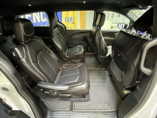 2026 Chrysler Pacifica Select - Photo 28