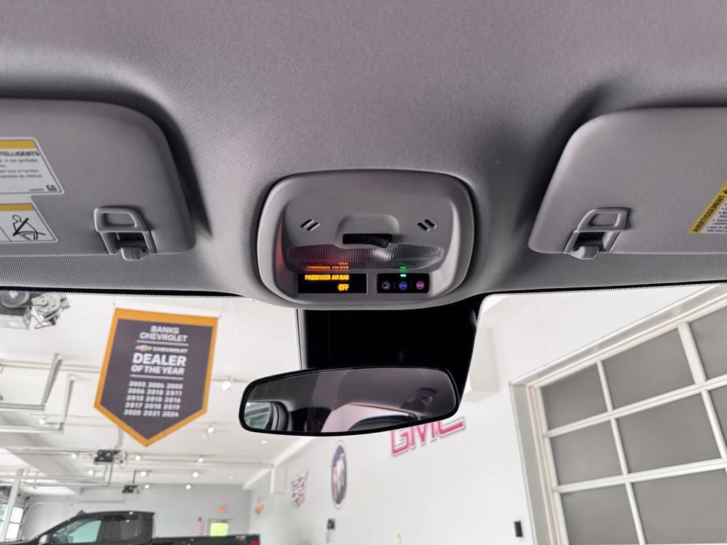 2025 Chevrolet Trax LT - Photo 27