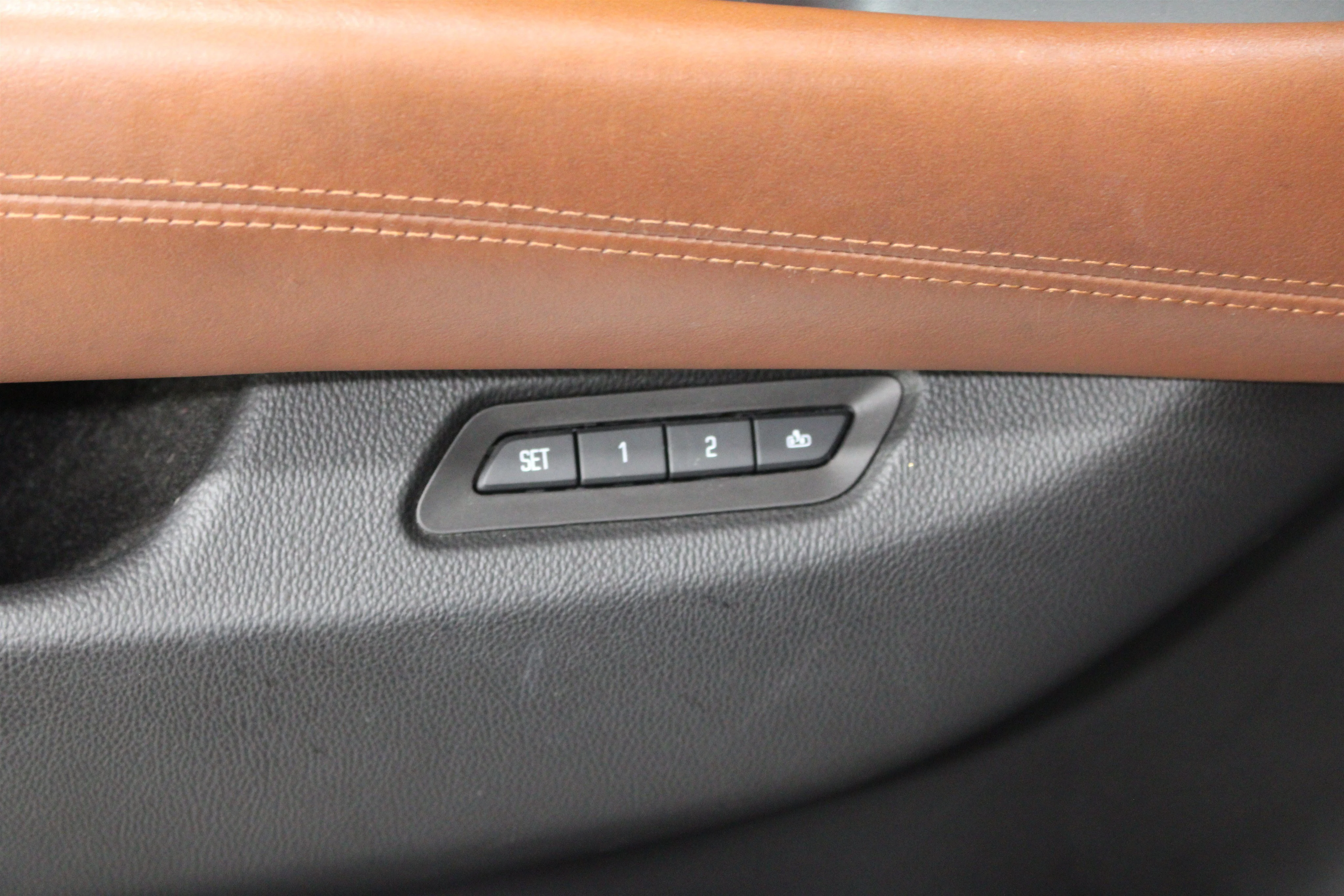 Used 2017 Dark Granite Metallic Cadillac Luxury image 8