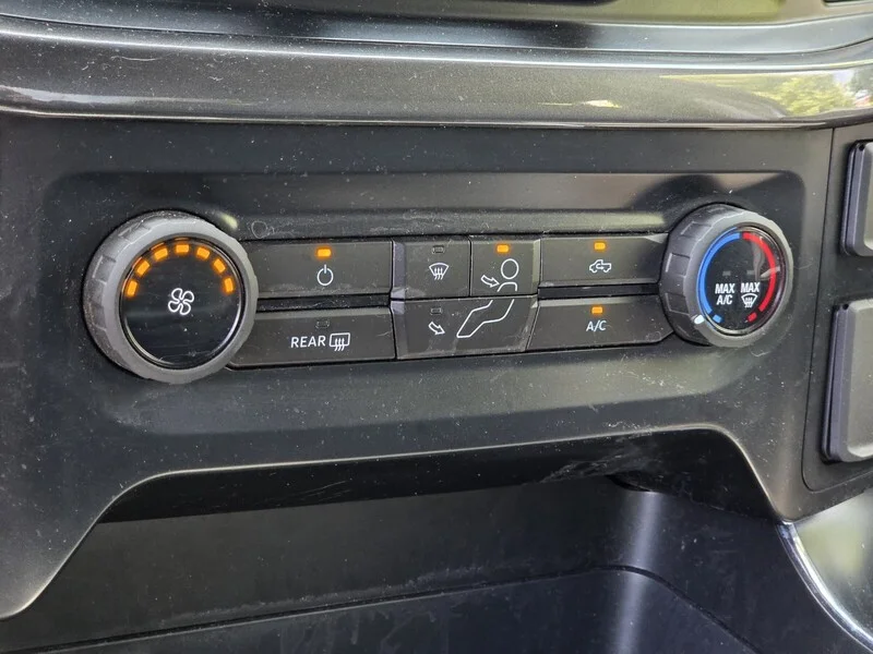 Used 2023 SILVER FORD XL image 22