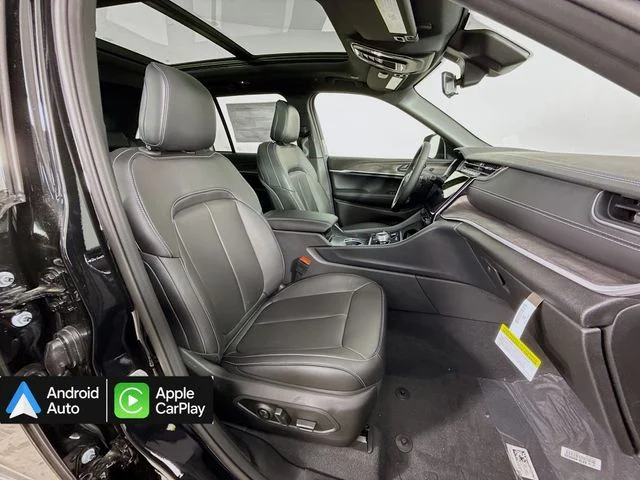 Used 2025 Black Jeep Limited image 29