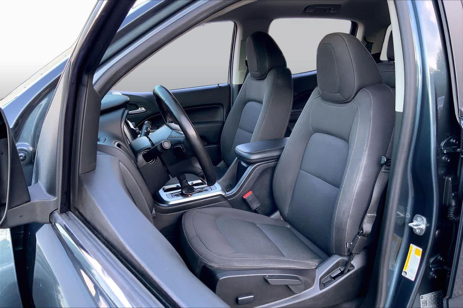 Used 2019 Shadow Gray Metallic Chevrolet 4WD LT image 9