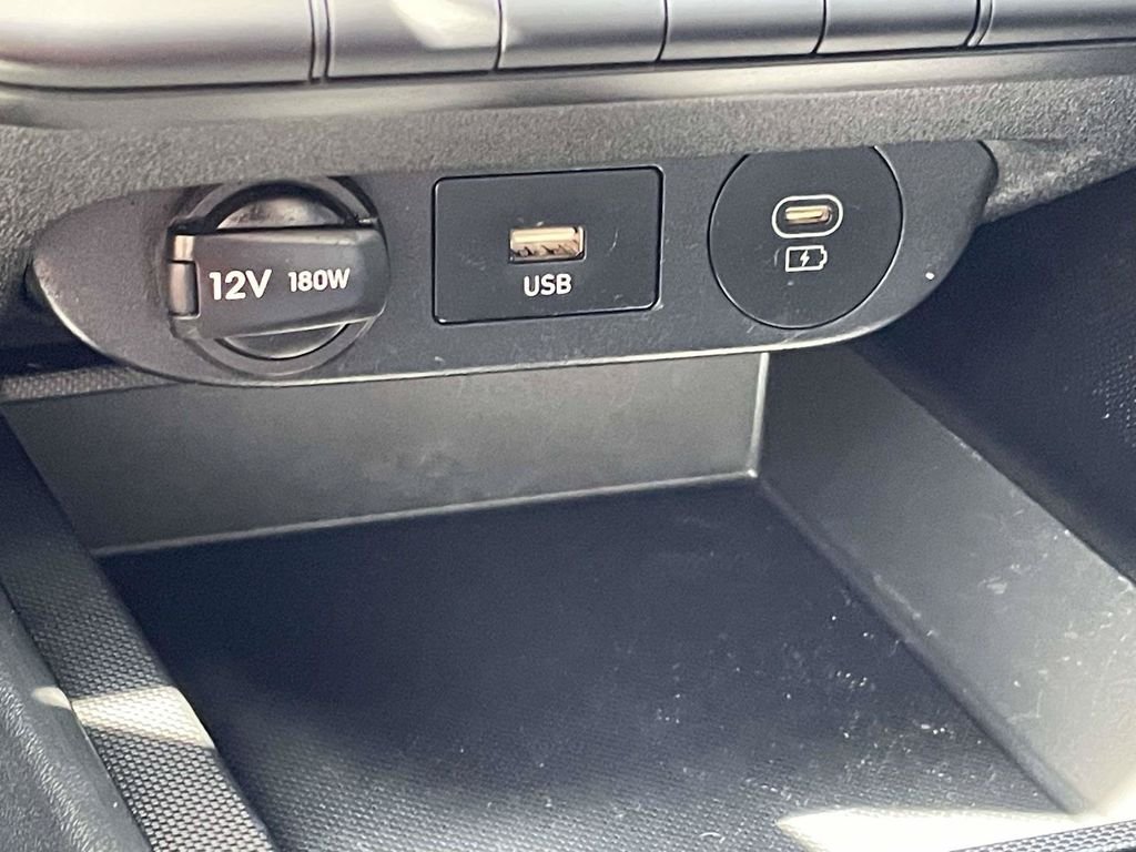 Used 2024 White Hyundai SEL image 19