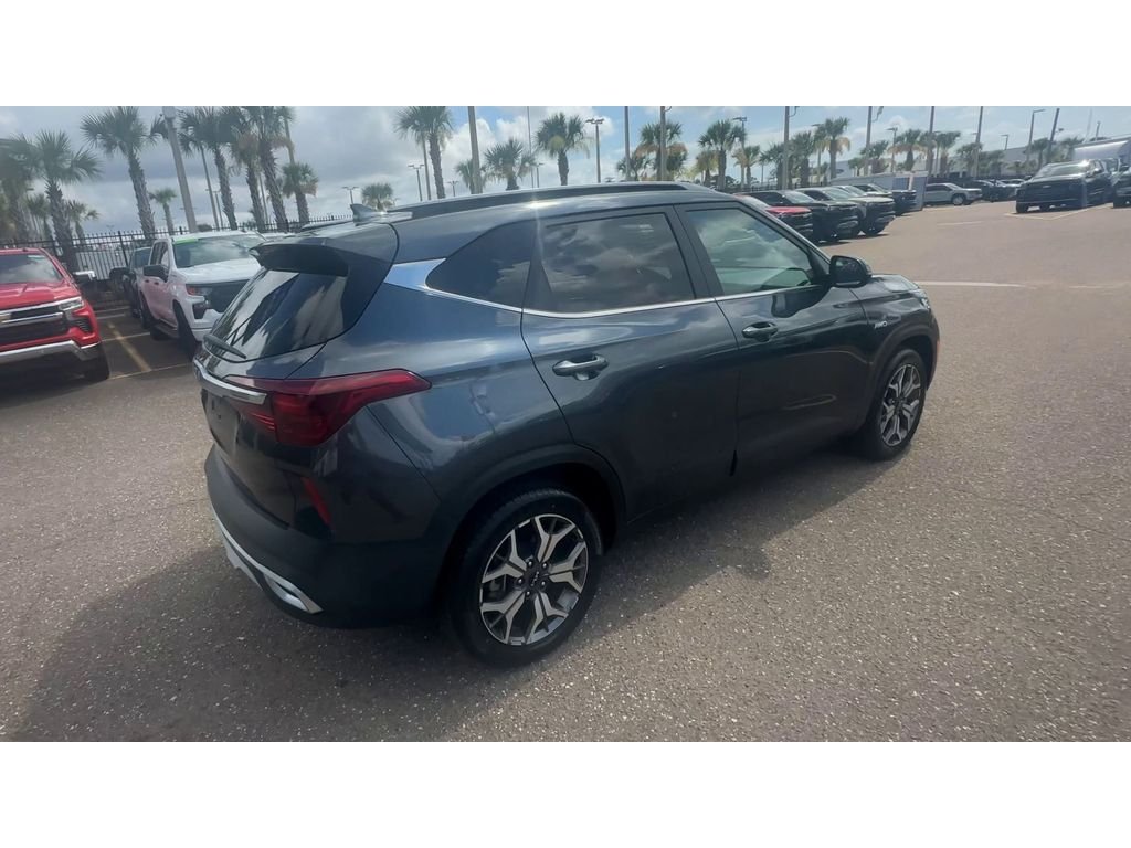 Used 2023  Kia EX image 8