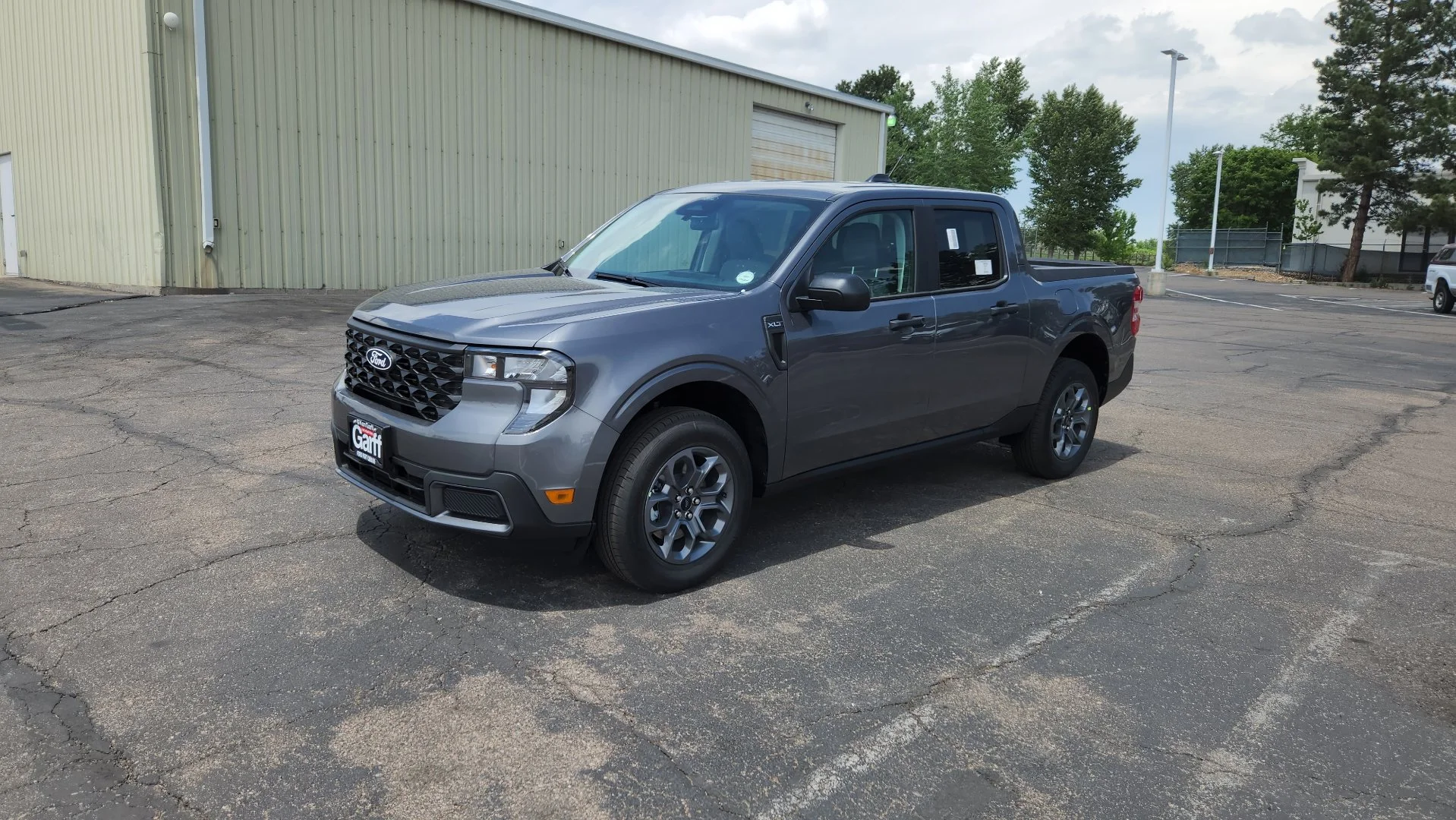 New 2026 Carbonized Gray Metallic Ford XLT image 3